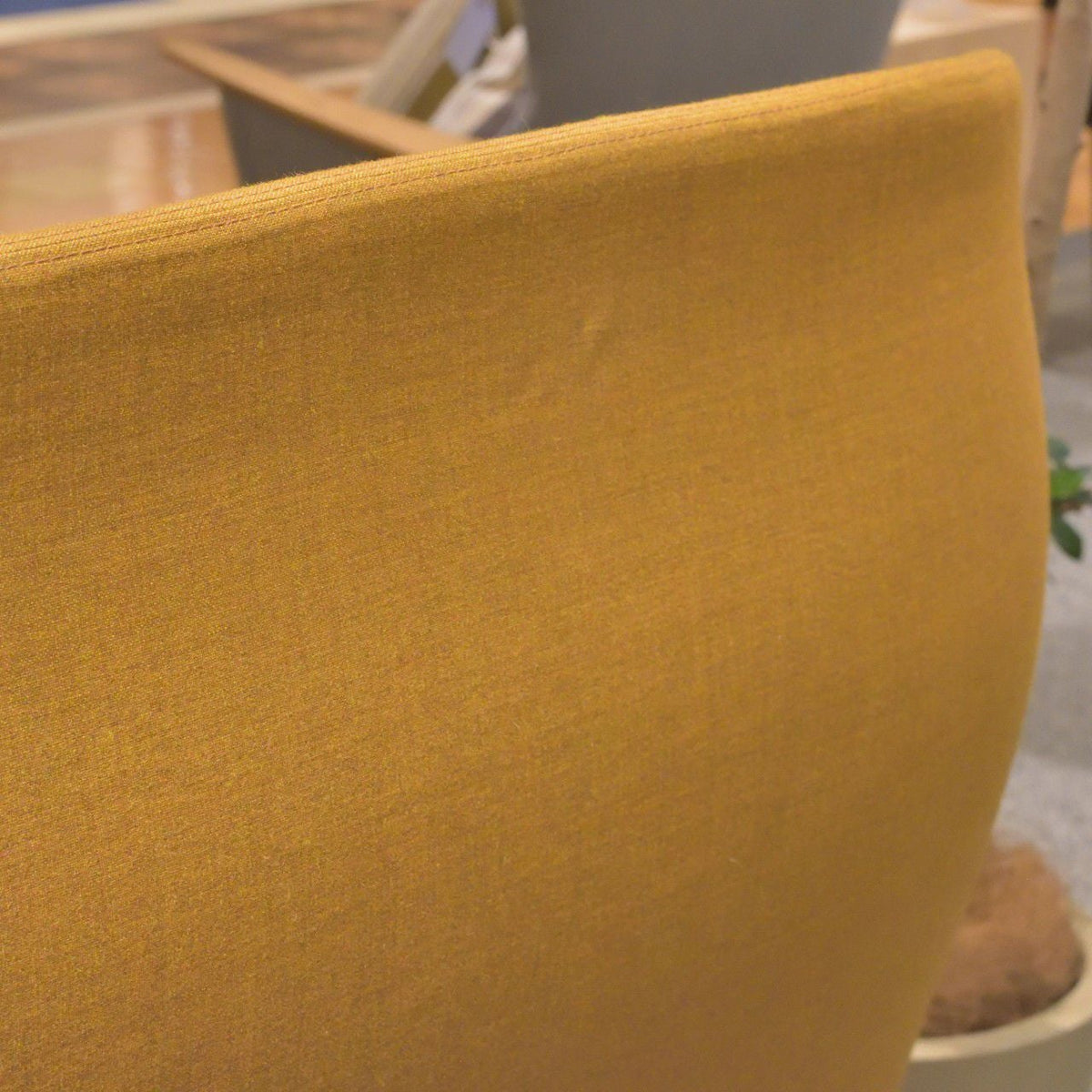 【店頭在庫品】Fritz Hansen（フリッツハンセン）/Fri Sofa/JH150/本体Remix422/座Viber0472/脚オーク