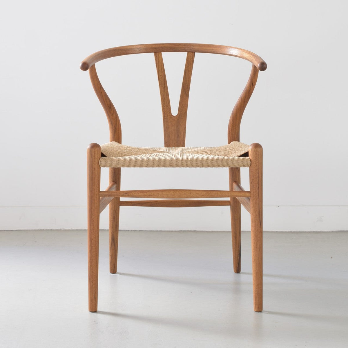 【カールハンセン別注Kvadratクッションプレゼント】CARL HANSEN & SON（カールハンセン&サン）/CH24/Yチェア（ワイチェア）/チーク材/オイル仕上げ/ナチュラルペーパーコード/SH45/【シリアルNo.1792866】/【実物画像】 傷防止フェルト付