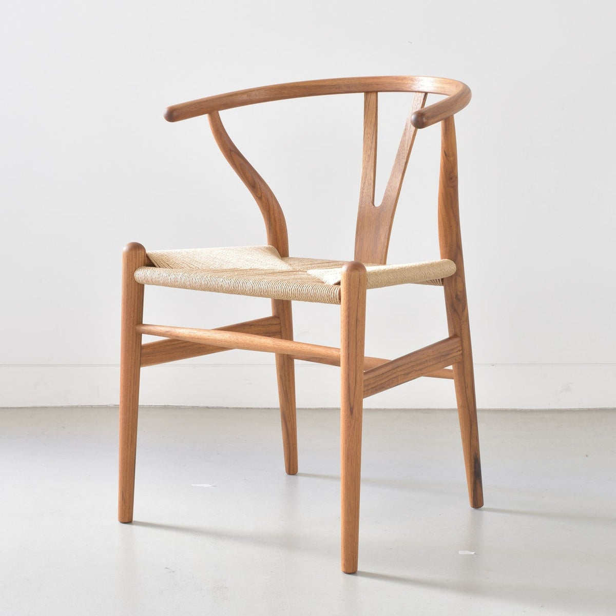 【カールハンセン別注Kvadratクッションプレゼント】CARL HANSEN & SON（カールハンセン&サン）/CH24/Yチェア（ワイチェア）/チーク材/オイル仕上げ/ナチュラルペーパーコード/SH45/【シリアルNo.1792866】/【実物画像】 傷防止フェルト付