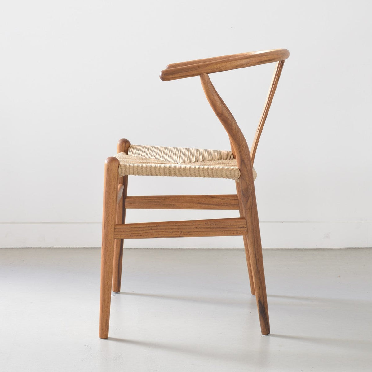 【カールハンセン別注Kvadratクッションプレゼント】CARL HANSEN & SON（カールハンセン&サン）/CH24/Yチェア（ワイチェア）/チーク材/オイル仕上げ/ナチュラルペーパーコード/SH45/【シリアルNo.1792866】/【実物画像】 傷防止フェルト付