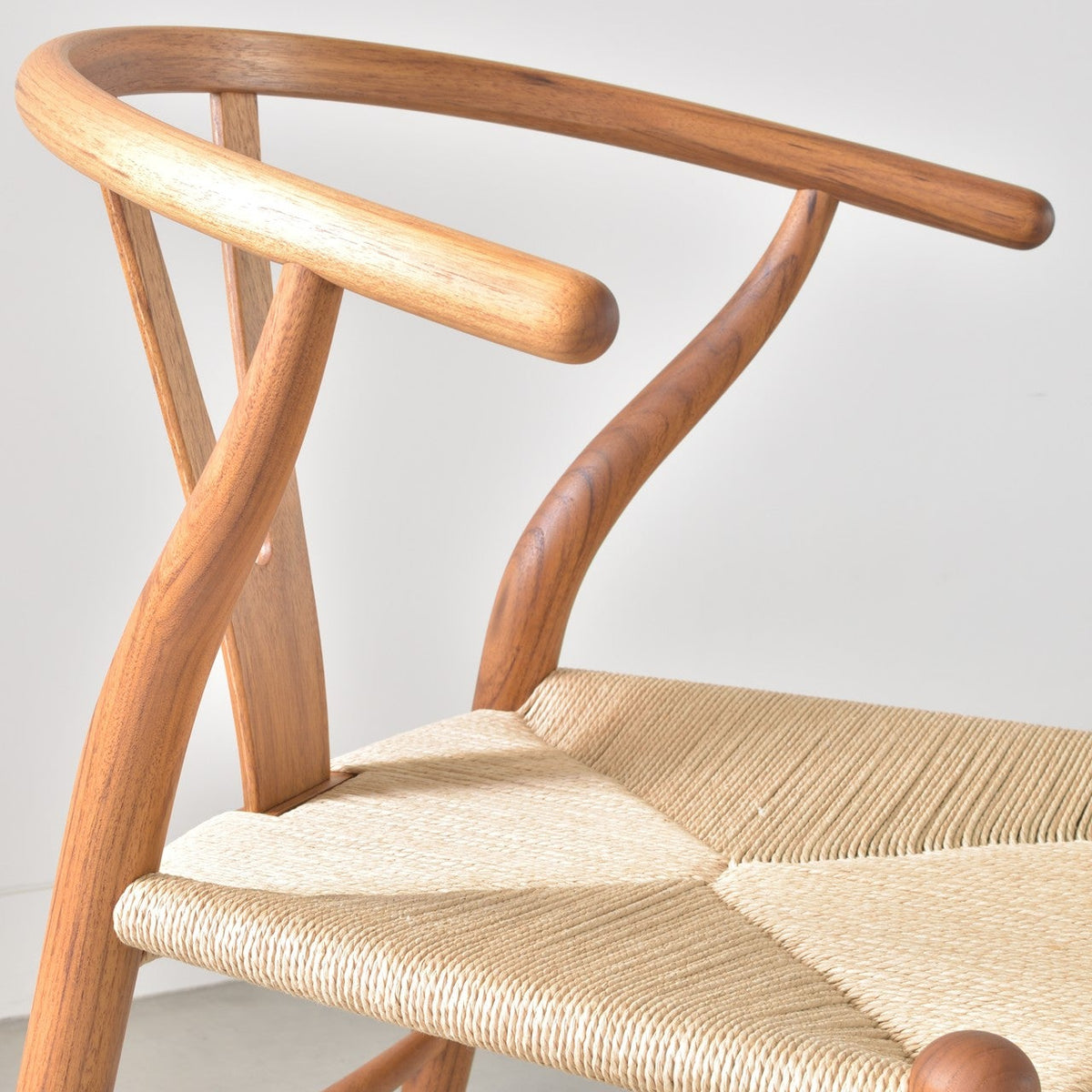 【カールハンセン別注Kvadratクッションプレゼント】CARL HANSEN & SON（カールハンセン&サン）/CH24/Yチェア（ワイチェア）/チーク材/オイル仕上げ/ナチュラルペーパーコード/SH45/【シリアルNo.1792866】/【実物画像】 傷防止フェルト付