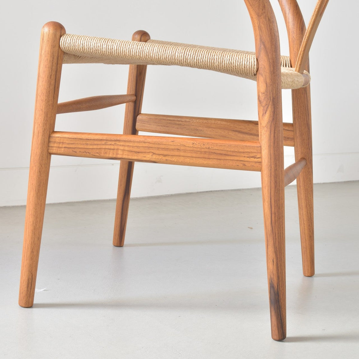 【カールハンセン別注Kvadratクッションプレゼント】CARL HANSEN & SON（カールハンセン&サン）/CH24/Yチェア（ワイチェア）/チーク材/オイル仕上げ/ナチュラルペーパーコード/SH45/【シリアルNo.1792866】/【実物画像】 傷防止フェルト付