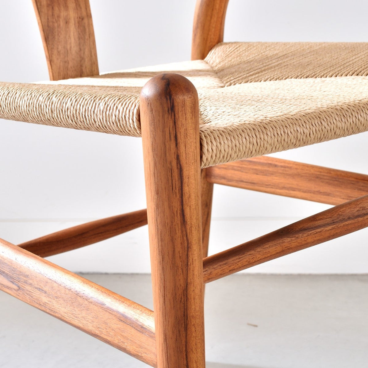 【カールハンセン別注Kvadratクッションプレゼント】CARL HANSEN & SON（カールハンセン&サン）/CH24/Yチェア（ワイチェア）/チーク材/オイル仕上げ/ナチュラルペーパーコード/SH45/【シリアルNo.1805586】/【実物画像】 傷防止フェルト付