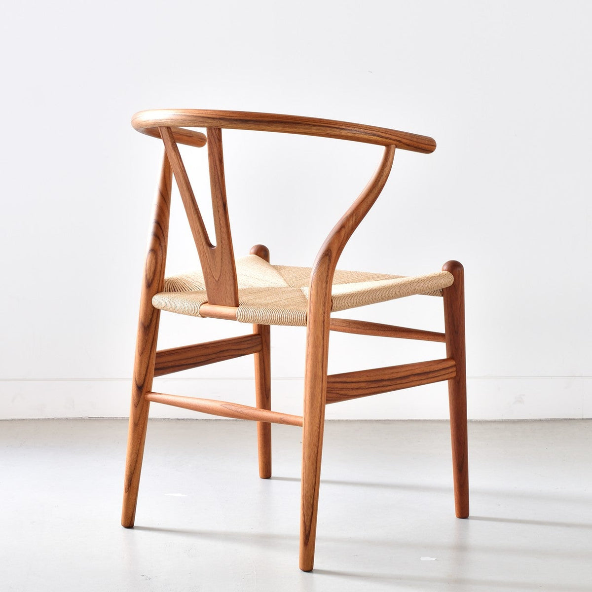 【カールハンセン別注Kvadratクッションプレゼント】CARL HANSEN & SON（カールハンセン&サン）/CH24/Yチェア（ワイチェア）/チーク材/オイル仕上げ/ナチュラルペーパーコード/SH45/【シリアルNo.1805588】/【実物画像】 傷防止フェルト付