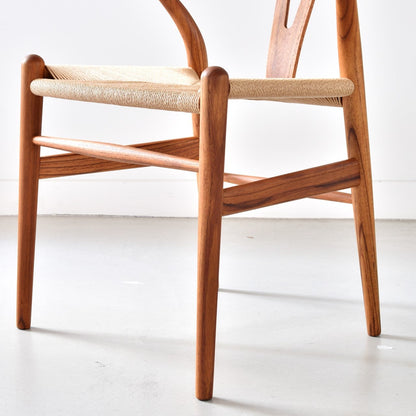 【カールハンセン別注Kvadratクッションプレゼント】CARL HANSEN & SON（カールハンセン&サン）/CH24/Yチェア（ワイチェア）/チーク材/オイル仕上げ/ナチュラルペーパーコード/SH45/【シリアルNo.1805588】/【実物画像】 傷防止フェルト付