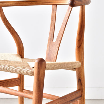【カールハンセン別注Kvadratクッションプレゼント】CARL HANSEN & SON（カールハンセン&サン）/CH24/Yチェア（ワイチェア）/チーク材/オイル仕上げ/ナチュラルペーパーコード/SH45/【シリアルNo.1805588】/【実物画像】 傷防止フェルト付
