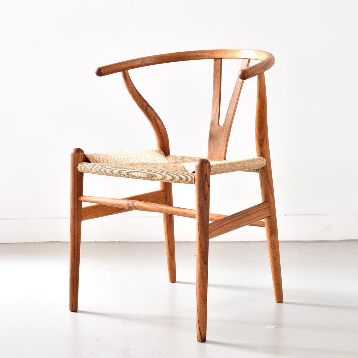 【カールハンセン別注Kvadratクッションプレゼント】CARL HANSEN & SON（カールハンセン&サン）/CH24/Yチェア（ワイチェア）/チーク材/オイル仕上げ/ナチュラルペーパーコード/SH45/【シリアルNo.1790825】/【実物画像】 傷防止フェルト付