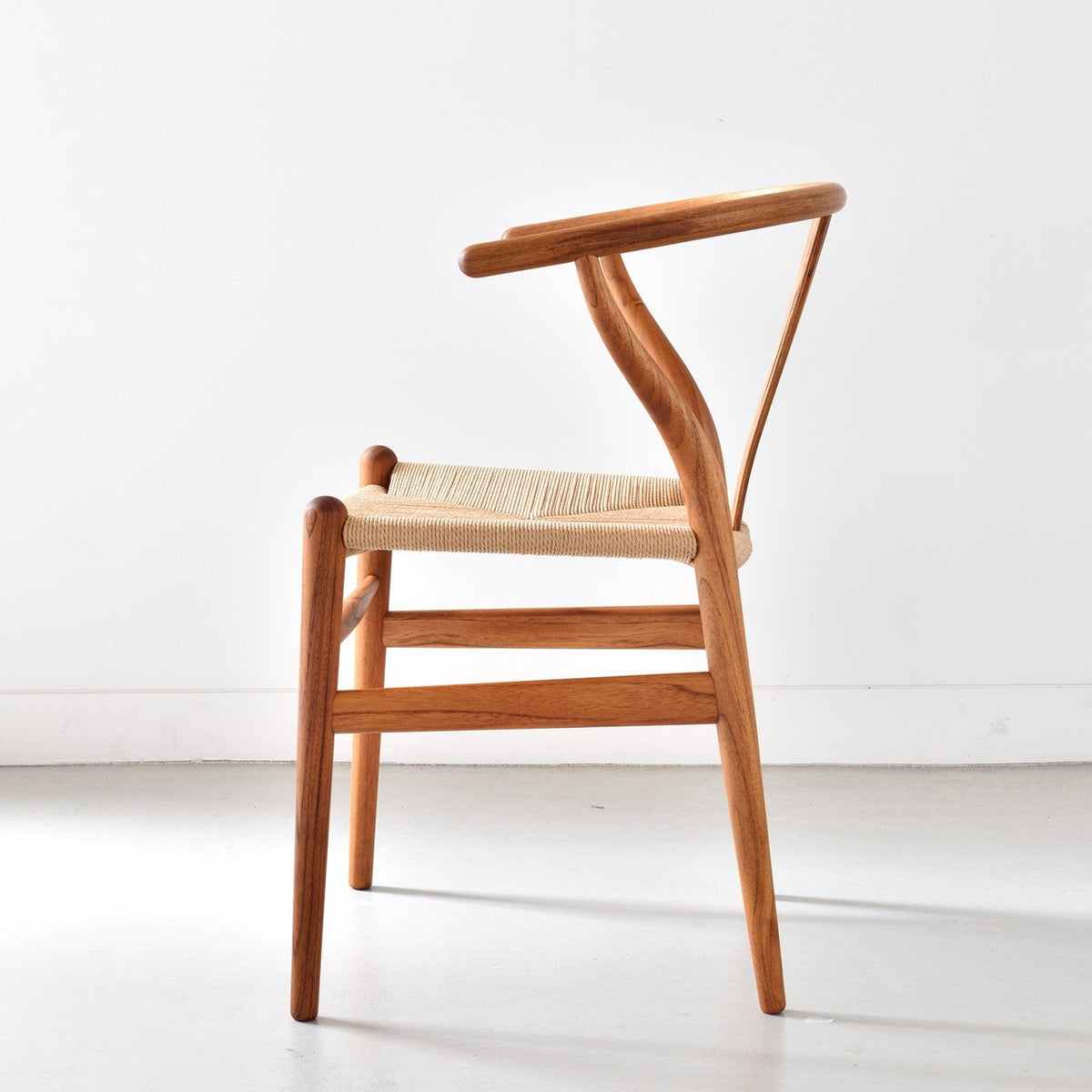【カールハンセン別注Kvadratクッションプレゼント】CARL HANSEN & SON（カールハンセン&サン）/CH24/Yチェア（ワイチェア）/チーク材/オイル仕上げ/ナチュラルペーパーコード/SH45/【シリアルNo.1792812】/【実物画像】 傷防止フェルト付