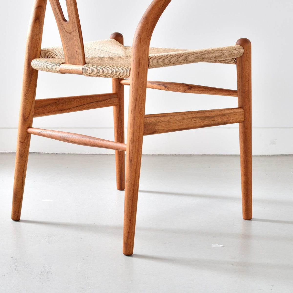 【カールハンセン別注Kvadratクッションプレゼント】CARL HANSEN & SON（カールハンセン&サン）/CH24/Yチェア（ワイチェア）/チーク材/オイル仕上げ/ナチュラルペーパーコード/SH45/【シリアルNo.1792812】/【実物画像】 傷防止フェルト付