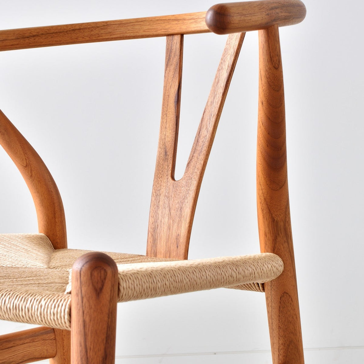 【カールハンセン別注Kvadratクッションプレゼント】CARL HANSEN & SON（カールハンセン&サン）/CH24/Yチェア（ワイチェア）/チーク材/オイル仕上げ/ナチュラルペーパーコード/SH45/【シリアルNo.1792812】/【実物画像】 傷防止フェルト付
