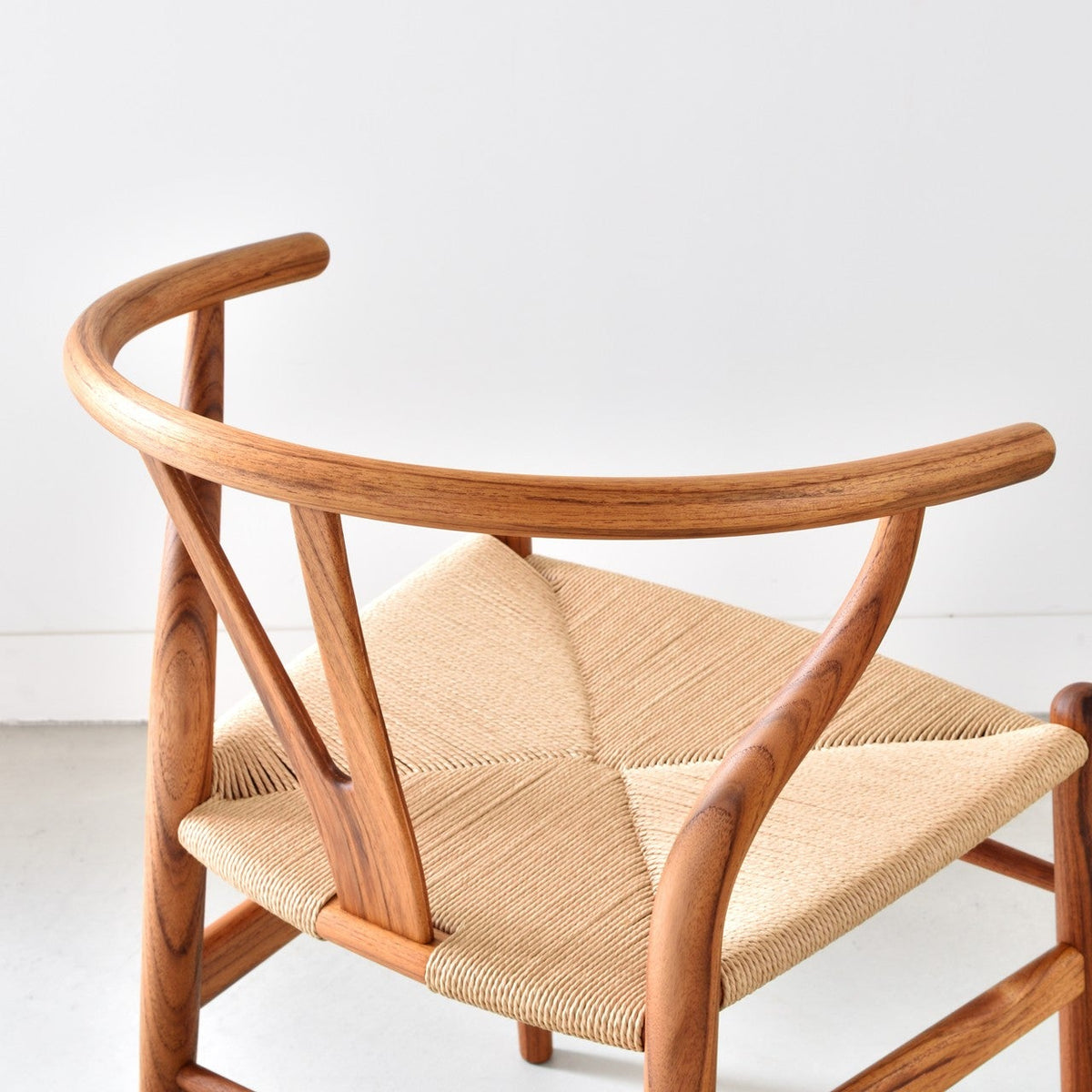 【カールハンセン別注Kvadratクッションプレゼント】CARL HANSEN & SON（カールハンセン&サン）/CH24/Yチェア（ワイチェア）/チーク材/オイル仕上げ/ナチュラルペーパーコード/SH45/【シリアルNo.1792867】/【実物画像】 傷防止フェルト付