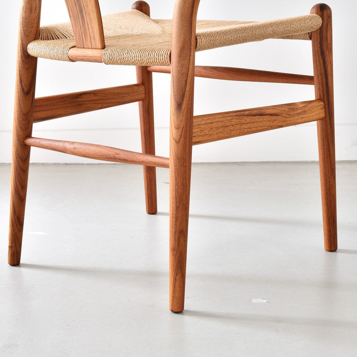 【カールハンセン別注Kvadratクッションプレゼント】CARL HANSEN & SON（カールハンセン&サン）/CH24/Yチェア（ワイチェア）/チーク材/オイル仕上げ/ナチュラルペーパーコード/SH45/【シリアルNo.1792867】/【実物画像】 傷防止フェルト付