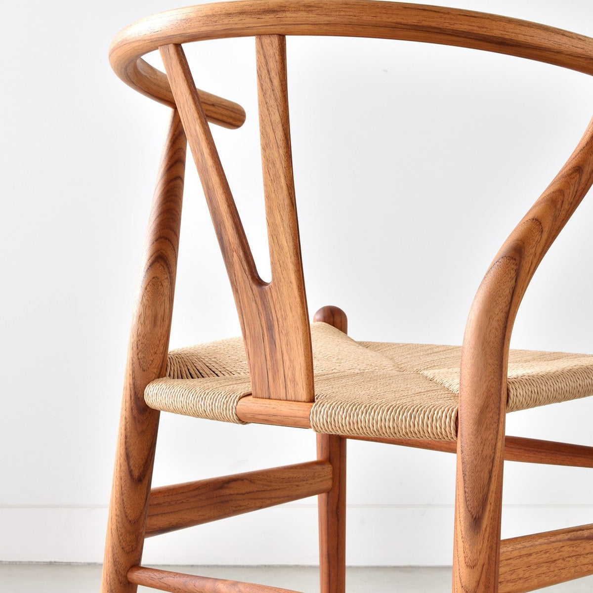 【カールハンセン別注Kvadratクッションプレゼント】CARL HANSEN & SON（カールハンセン&サン）/CH24/Yチェア（ワイチェア）/チーク材/オイル仕上げ/ナチュラルペーパーコード/SH45/【シリアルNo.1792867】/【実物画像】 傷防止フェルト付