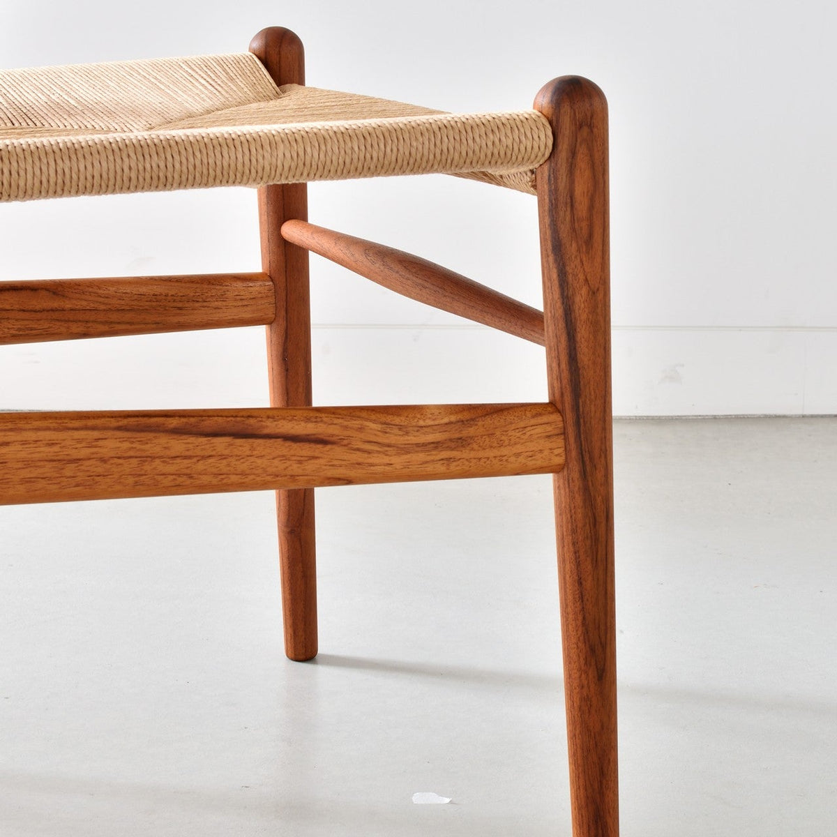 【カールハンセン別注Kvadratクッションプレゼント】CARL HANSEN & SON（カールハンセン&サン）/CH24/Yチェア（ワイチェア）/チーク材/オイル仕上げ/ナチュラルペーパーコード/SH45/【シリアルNo.1792867】/【実物画像】 傷防止フェルト付