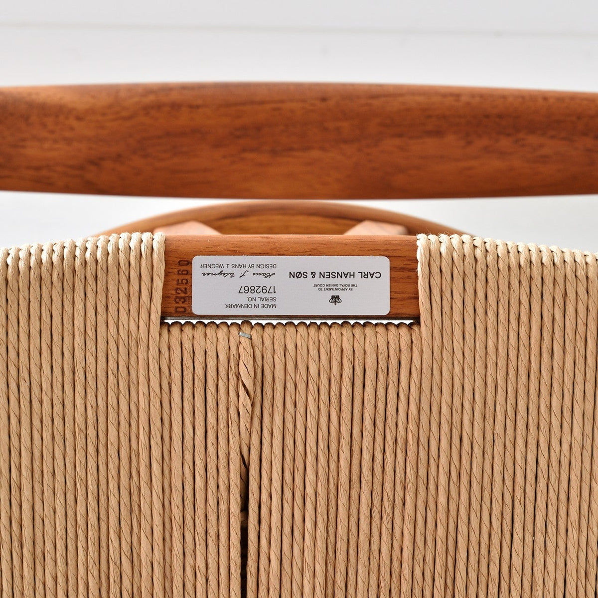 【カールハンセン別注Kvadratクッションプレゼント】CARL HANSEN & SON（カールハンセン&サン）/CH24/Yチェア（ワイチェア）/チーク材/オイル仕上げ/ナチュラルペーパーコード/SH45/【シリアルNo.1792867】/【実物画像】 傷防止フェルト付