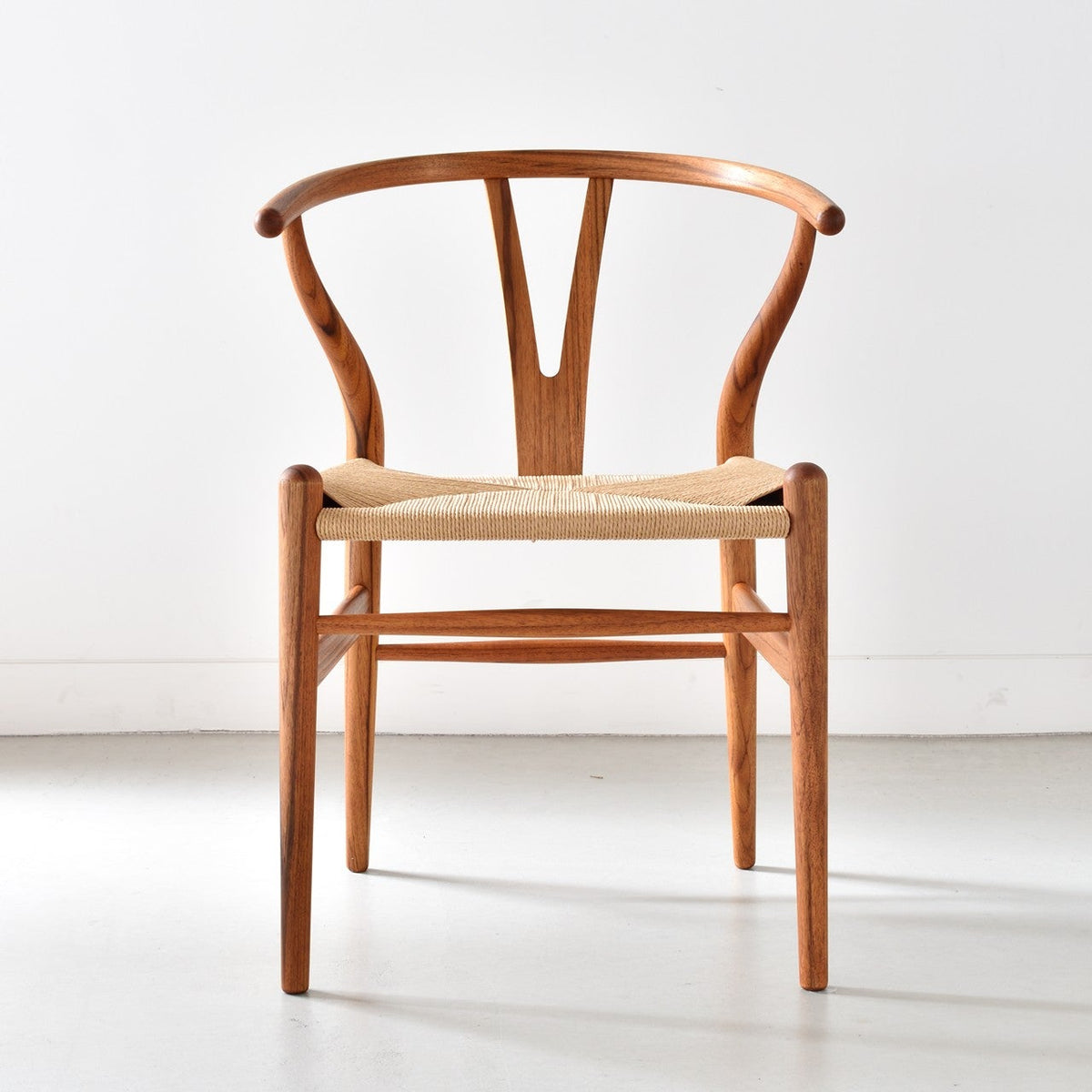 【カールハンセン別注Kvadratクッションプレゼント】CARL HANSEN & SON（カールハンセン&サン）/CH24/Yチェア（ワイチェア）/チーク材/オイル仕上げ/ナチュラルペーパーコード/SH45/【シリアルNo.1792868】/【実物画像】 傷防止フェルト付