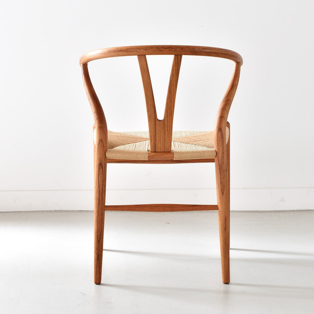 【カールハンセン別注Kvadratクッションプレゼント】CARL HANSEN & SON（カールハンセン&サン）/CH24/Yチェア（ワイチェア）/チーク材/オイル仕上げ/ナチュラルペーパーコード/SH45/【シリアルNo.1792868】/【実物画像】 傷防止フェルト付