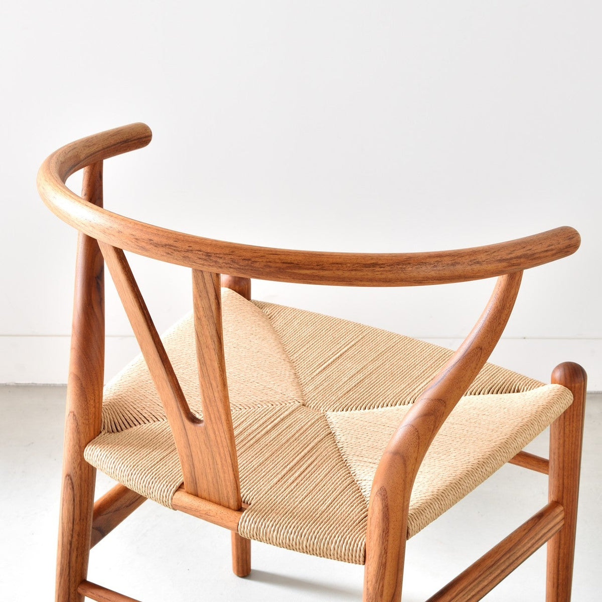 【カールハンセン別注Kvadratクッションプレゼント】CARL HANSEN & SON（カールハンセン&サン）/CH24/Yチェア（ワイチェア）/チーク材/オイル仕上げ/ナチュラルペーパーコード/SH45/【シリアルNo.1792868】/【実物画像】 傷防止フェルト付