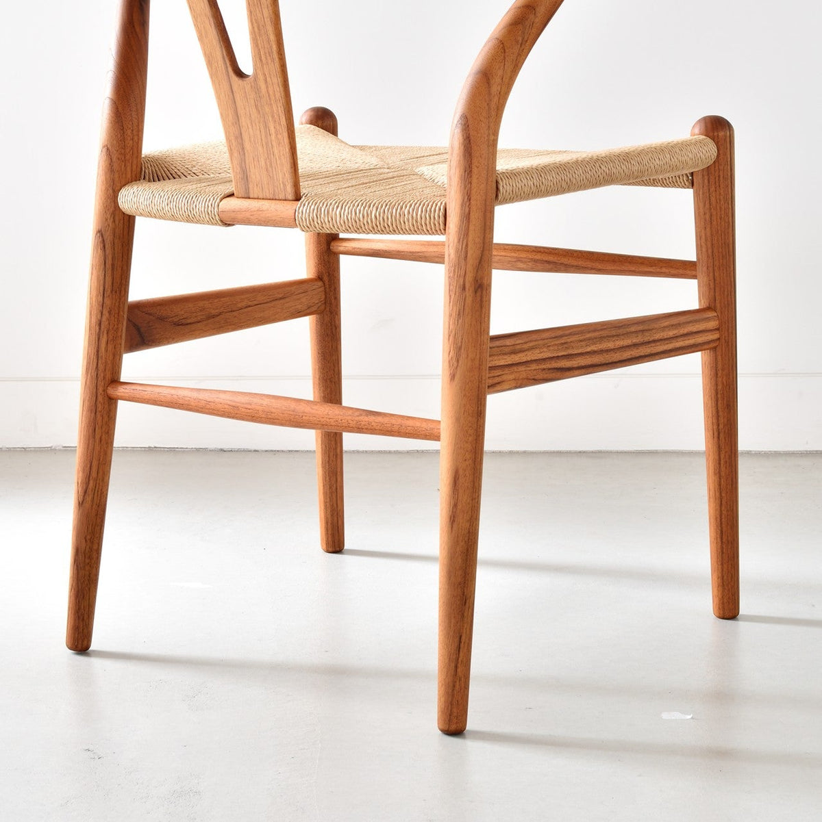 【カールハンセン別注Kvadratクッションプレゼント】CARL HANSEN & SON（カールハンセン&サン）/CH24/Yチェア（ワイチェア）/チーク材/オイル仕上げ/ナチュラルペーパーコード/SH45/【シリアルNo.1792868】/【実物画像】 傷防止フェルト付