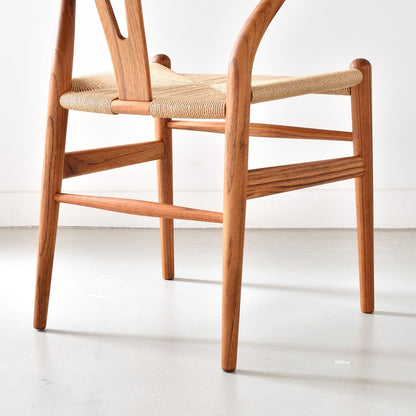 【カールハンセン別注Kvadratクッションプレゼント】CARL HANSEN & SON（カールハンセン&サン）/CH24/Yチェア（ワイチェア）/チーク材/オイル仕上げ/ナチュラルペーパーコード/SH45/【シリアルNo.1792868】/【実物画像】 傷防止フェルト付