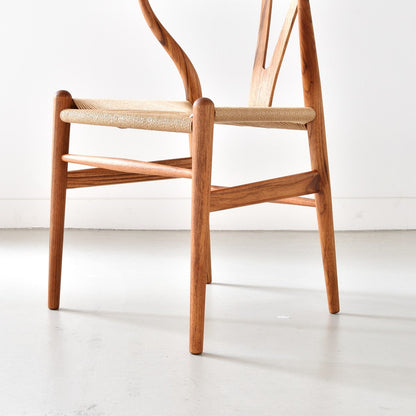 【カールハンセン別注Kvadratクッションプレゼント】CARL HANSEN & SON（カールハンセン&サン）/CH24/Yチェア（ワイチェア）/チーク材/オイル仕上げ/ナチュラルペーパーコード/SH45/【シリアルNo.1792868】/【実物画像】 傷防止フェルト付