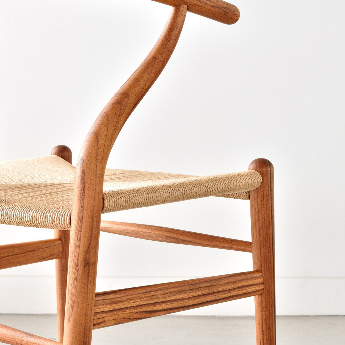 【カールハンセン別注Kvadratクッションプレゼント】CARL HANSEN & SON（カールハンセン&サン）/CH24/Yチェア（ワイチェア）/チーク材/オイル仕上げ/ナチュラルペーパーコード/SH45/【シリアルNo.1792868】/【実物画像】 傷防止フェルト付