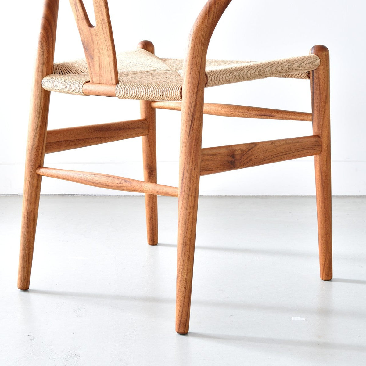 【カールハンセン別注Kvadratクッションプレゼント】CARL HANSEN & SON（カールハンセン&サン）/CH24/Yチェア（ワイチェア）/チーク材/オイル仕上げ/ナチュラルペーパーコード/SH45/【シリアルNo.1792871】/【実物画像】 傷防止フェルト付
