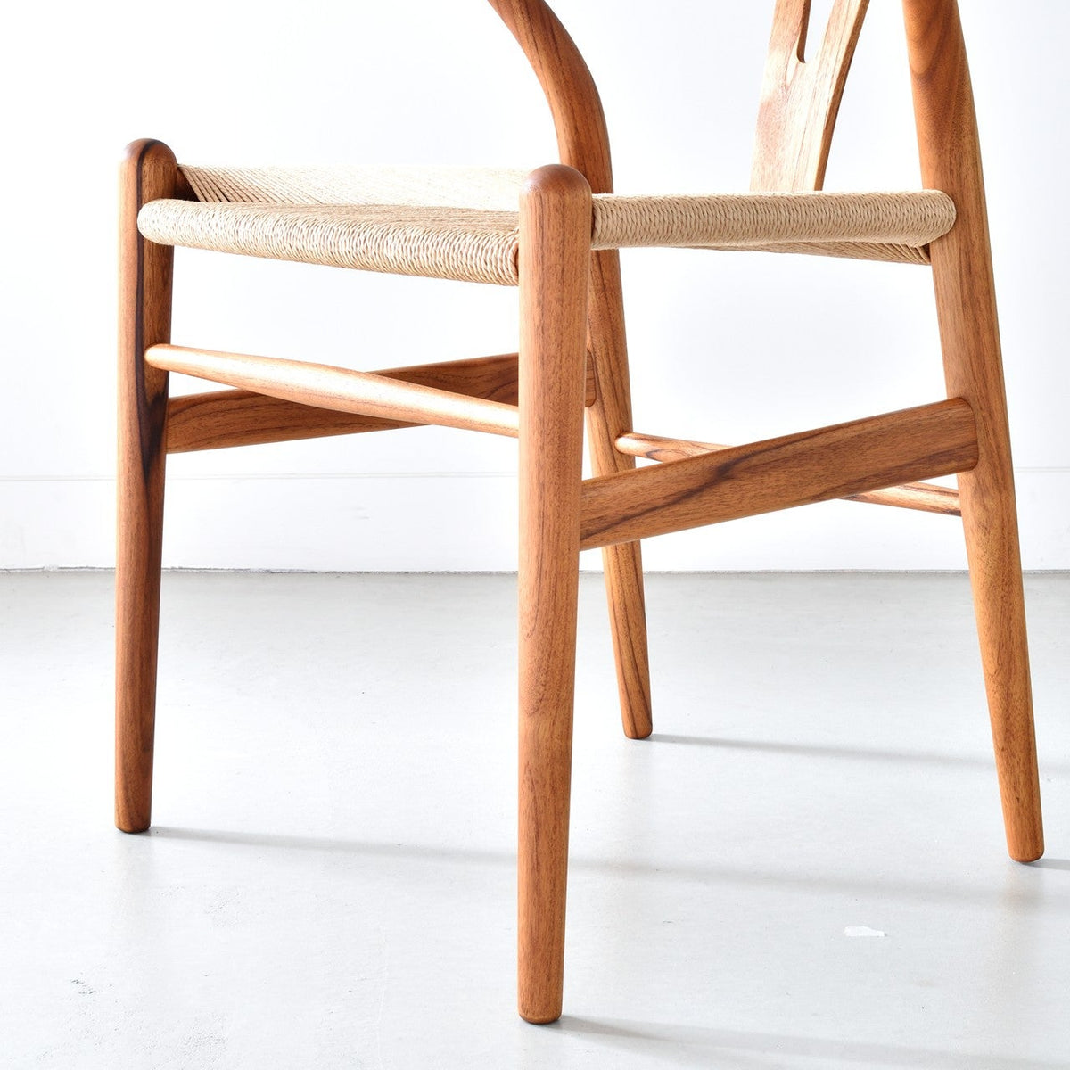 【カールハンセン別注Kvadratクッションプレゼント】CARL HANSEN & SON（カールハンセン&サン）/CH24/Yチェア（ワイチェア）/チーク材/オイル仕上げ/ナチュラルペーパーコード/SH45/【シリアルNo.1792871】/【実物画像】 傷防止フェルト付