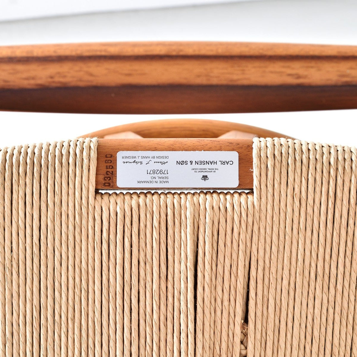 【カールハンセン別注Kvadratクッションプレゼント】CARL HANSEN & SON（カールハンセン&サン）/CH24/Yチェア（ワイチェア）/チーク材/オイル仕上げ/ナチュラルペーパーコード/SH45/【シリアルNo.1792871】/【実物画像】 傷防止フェルト付