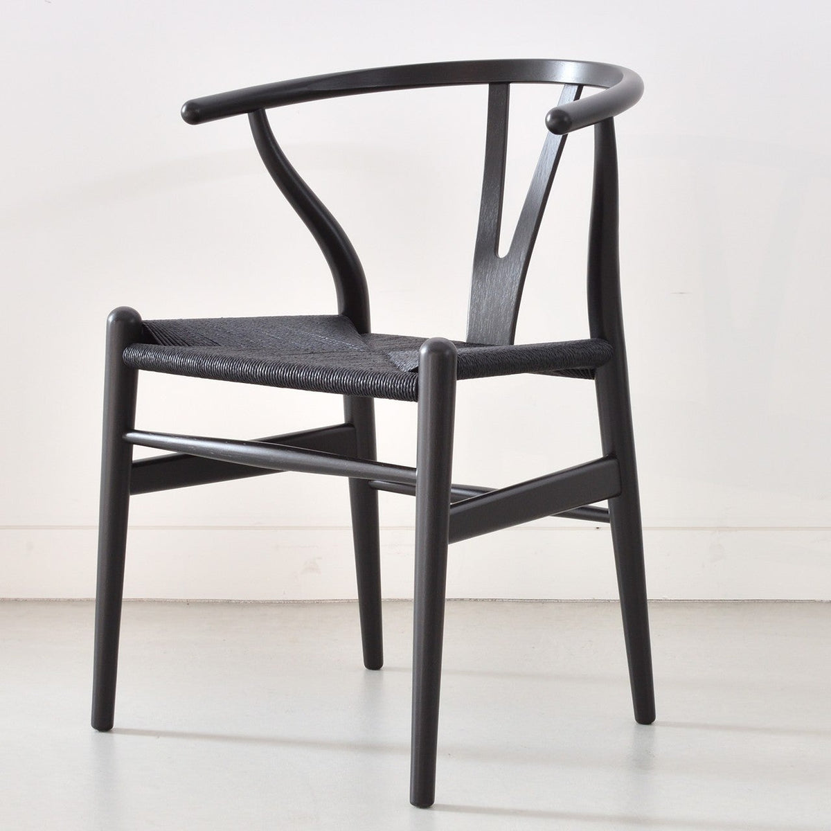 【カールハンセン別注Kvadratクッションプレゼント】CARL HANSEN & SON（カールハンセン&サン）/CH24/Yチェア(ワイチェア)/ユーカリ材/BLACK塗装仕上げ/ブラックペーパーコード/SH45　BLACK FRIDAY 限定販売 傷防止フェルト付