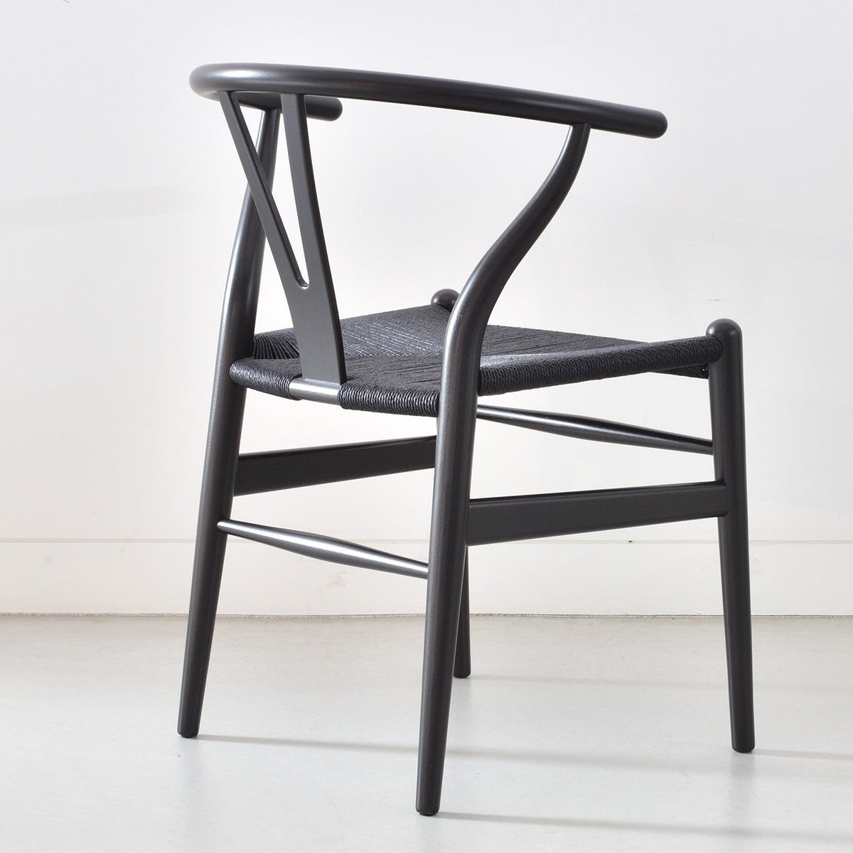 【カールハンセン別注Kvadratクッションプレゼント】CARL HANSEN & SON（カールハンセン&サン）/CH24/Yチェア(ワイチェア)/ユーカリ材/BLACK塗装仕上げ/ブラックペーパーコード/SH45　BLACK FRIDAY 限定販売 傷防止フェルト付