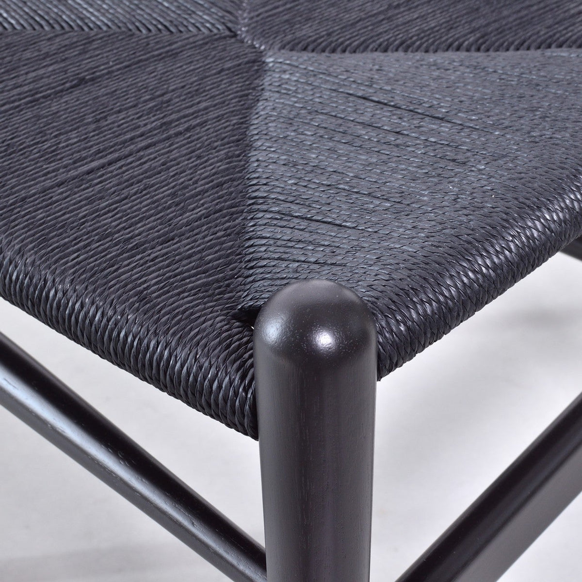 【カールハンセン別注Kvadratクッションプレゼント】CARL HANSEN & SON（カールハンセン&サン）/CH24/Yチェア(ワイチェア)/ユーカリ材/BLACK塗装仕上げ/ブラックペーパーコード/SH45　BLACK FRIDAY 限定販売 傷防止フェルト付