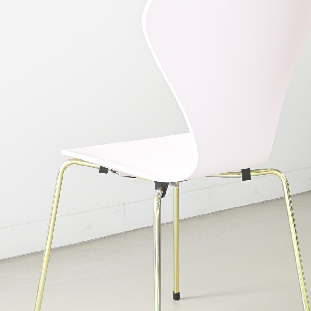 Fritz Hansen（フリッツハンセン）/セブンチェア【DP】/3109/7:14 AM PINK/ラッカー仕上げ/レインボーレッグ/SH46/記念モデル